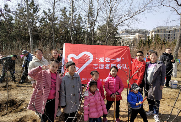 當(dāng)雷鋒月和植樹(shù)節(jié)相遇——相約春天，播種綠色，志愿精神薪火傳